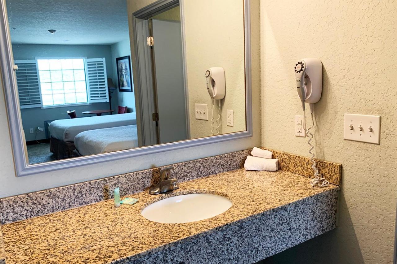Oyo Hotel Pearsall I-35 West מראה חיצוני תמונה