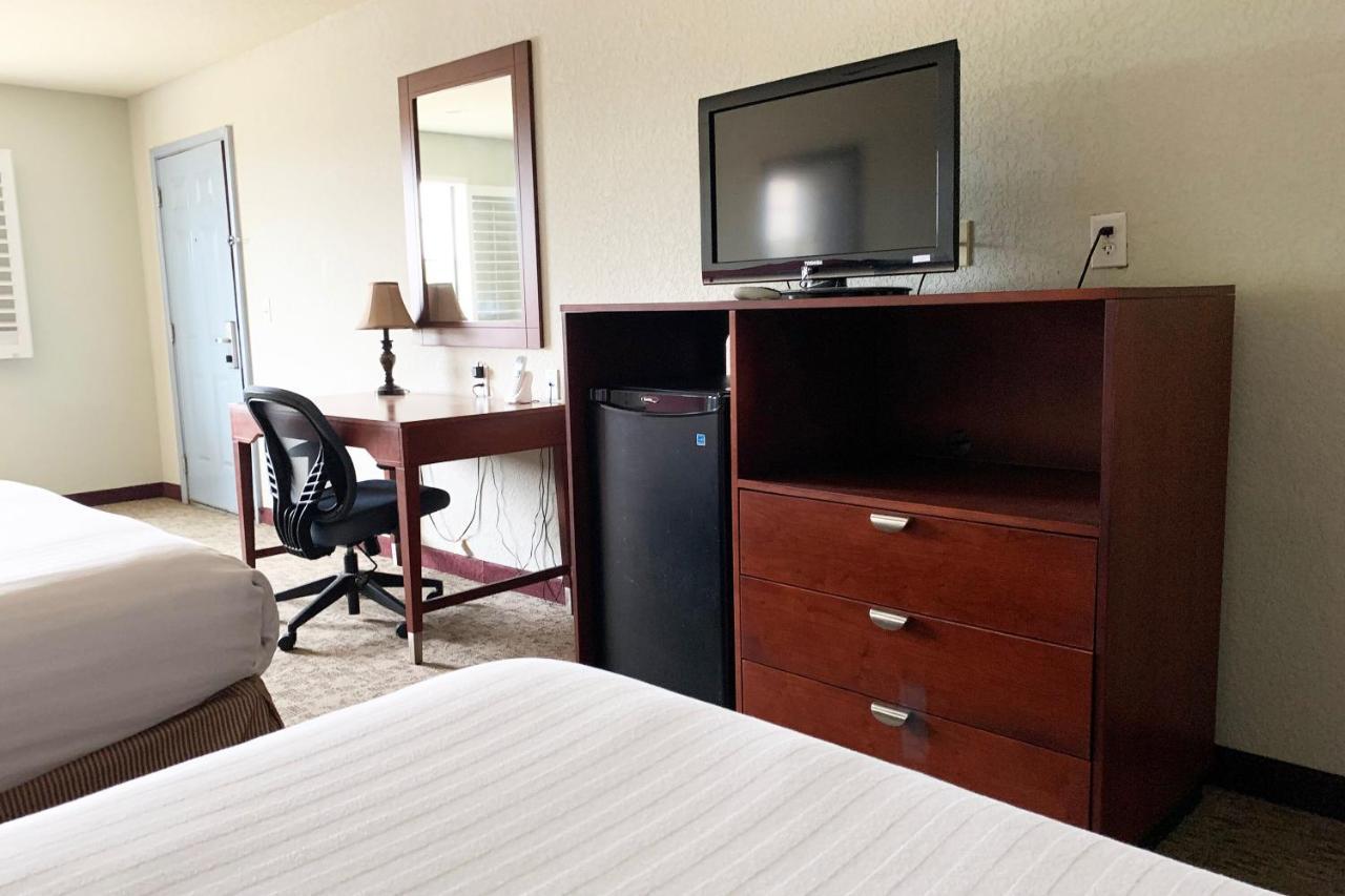 Oyo Hotel Pearsall I-35 West מראה חיצוני תמונה