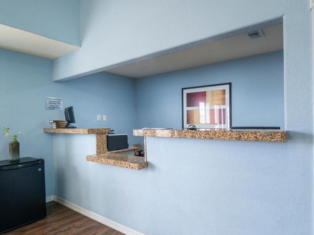 Oyo Hotel Pearsall I-35 West מראה חיצוני תמונה